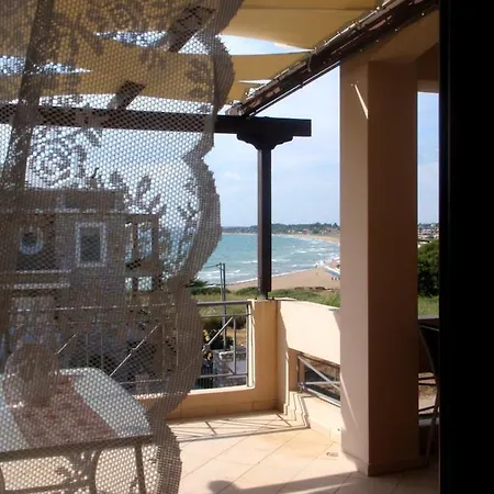 With Sea View *